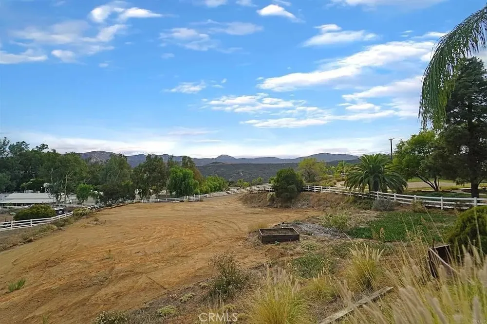 2560 Avenida Ocotillo Alpine, CA 91901