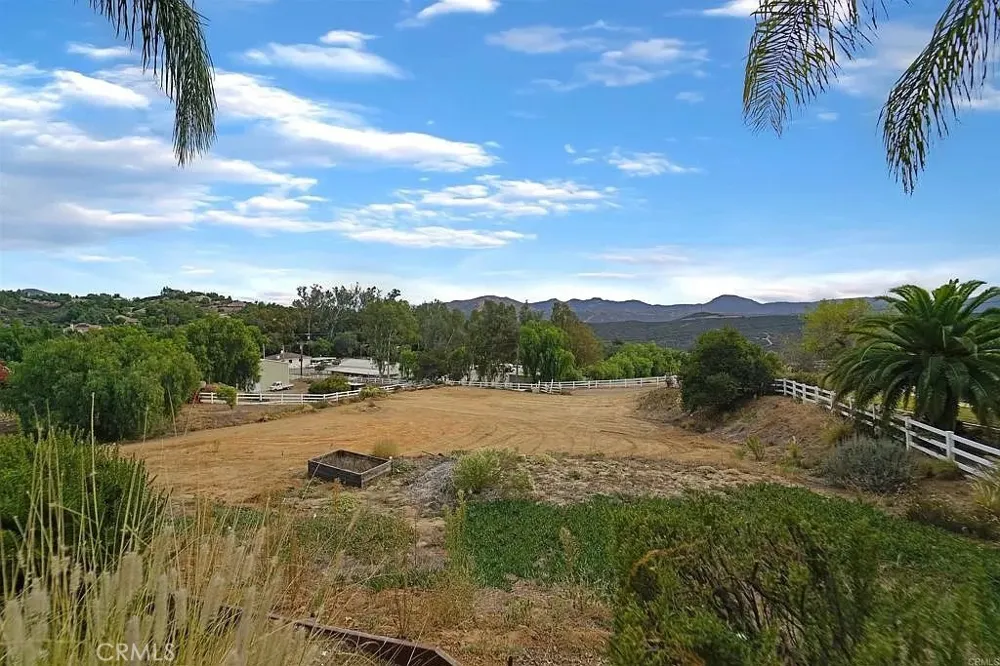 2560 Avenida Ocotillo Alpine, CA 91901