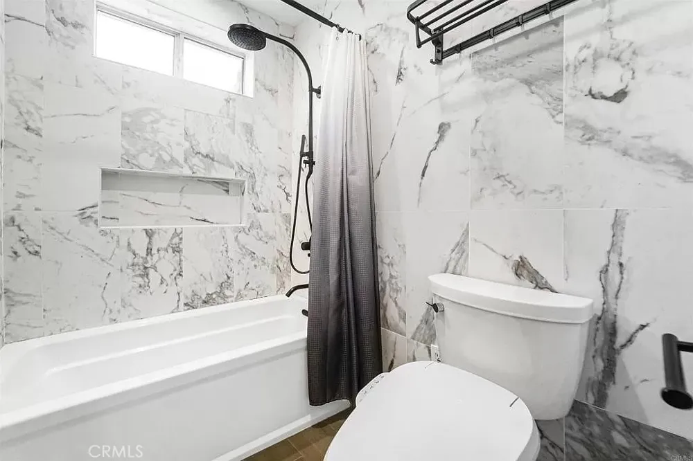 2560 Avenida Ocotillo Alpine, CA 91901