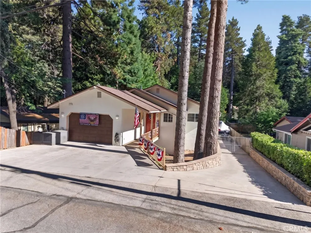 31351 Firwood Drive Running Springs, CA 92382