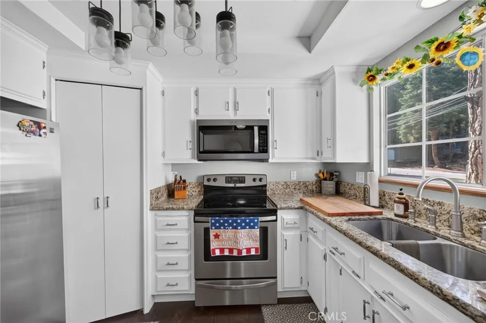 31351 Firwood Drive Running Springs, CA 92382