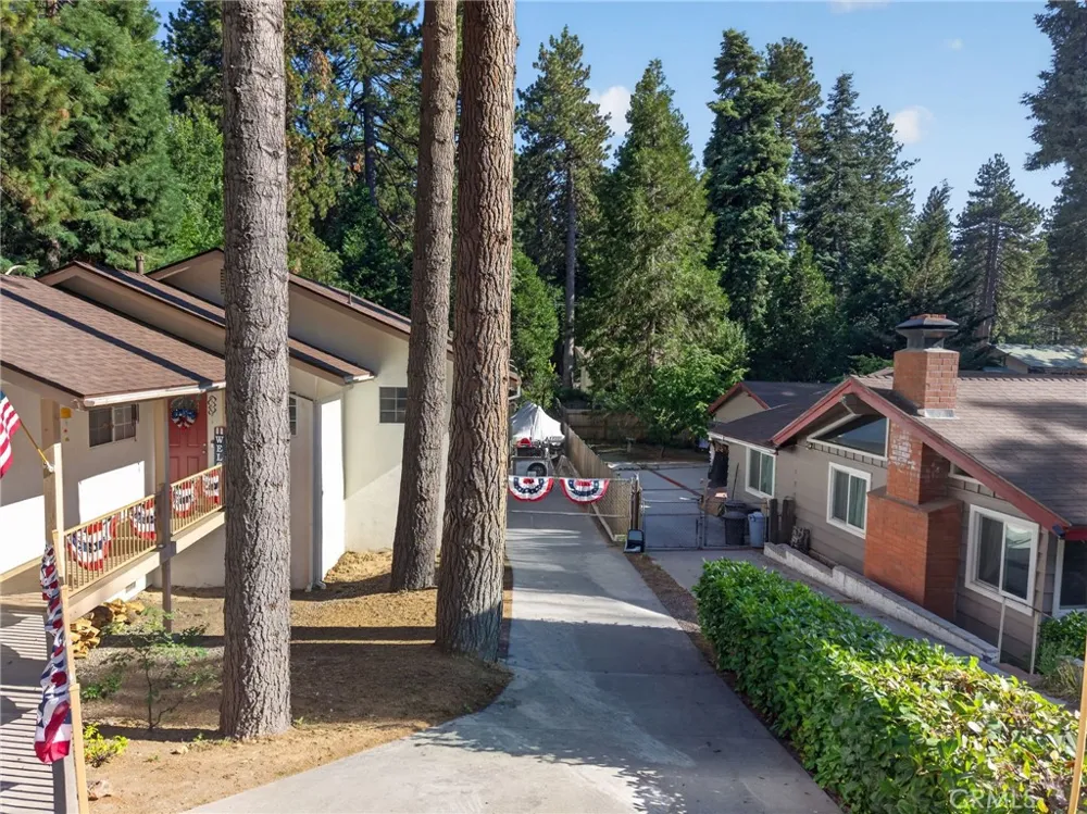 31351 Firwood Drive Running Springs, CA 92382