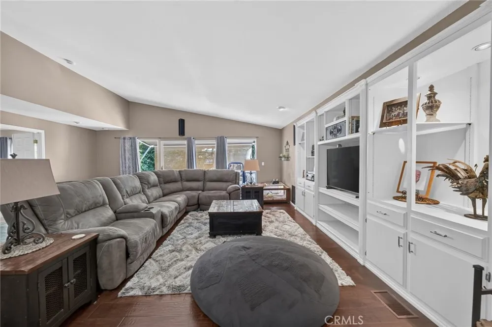 31351 Firwood Drive Running Springs, CA 92382
