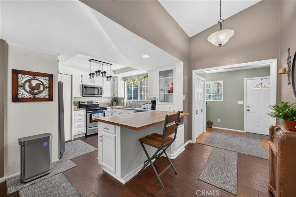 31351 Firwood Drive Running Springs, CA 92382
