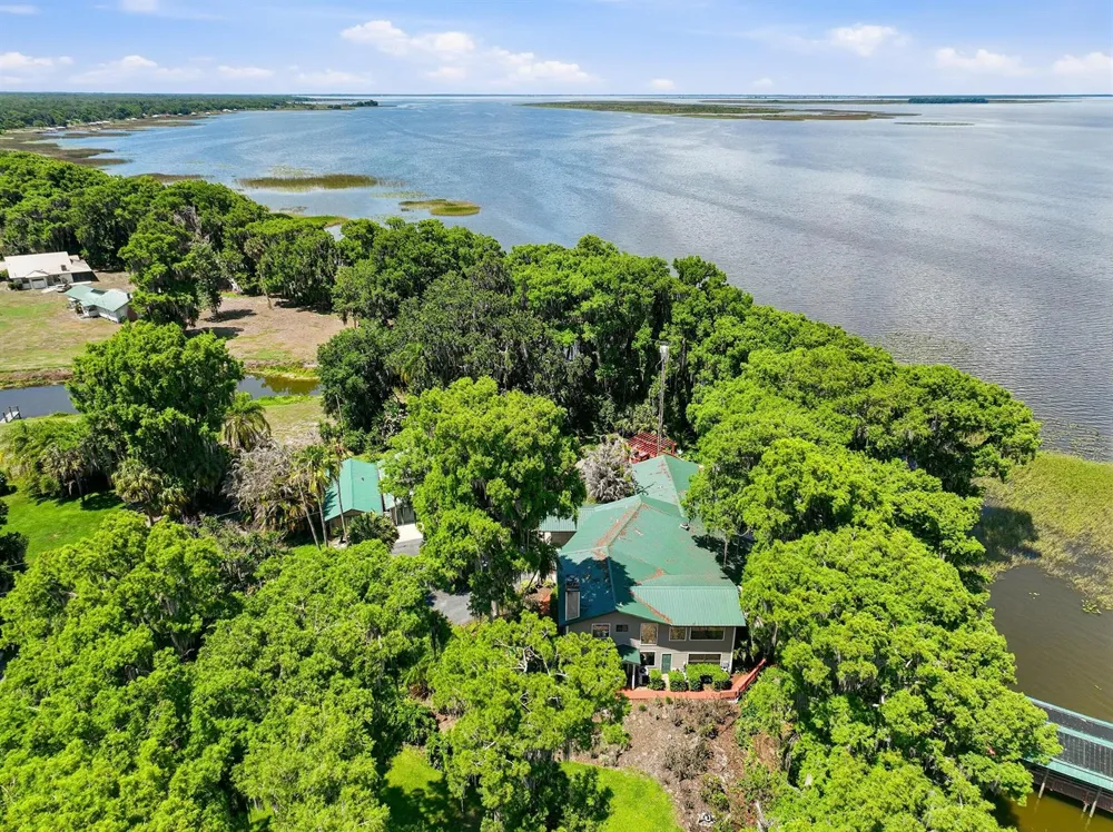 200 Windy Point Road Lake Placid, FL 33852