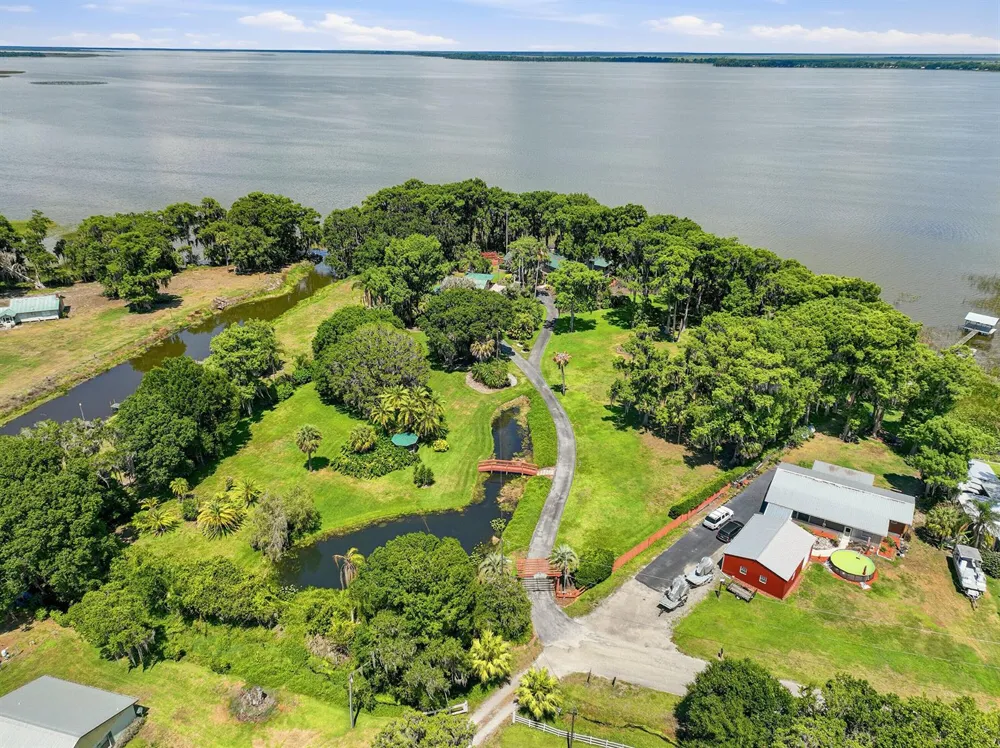 200 Windy Point Road Lake Placid, FL 33852