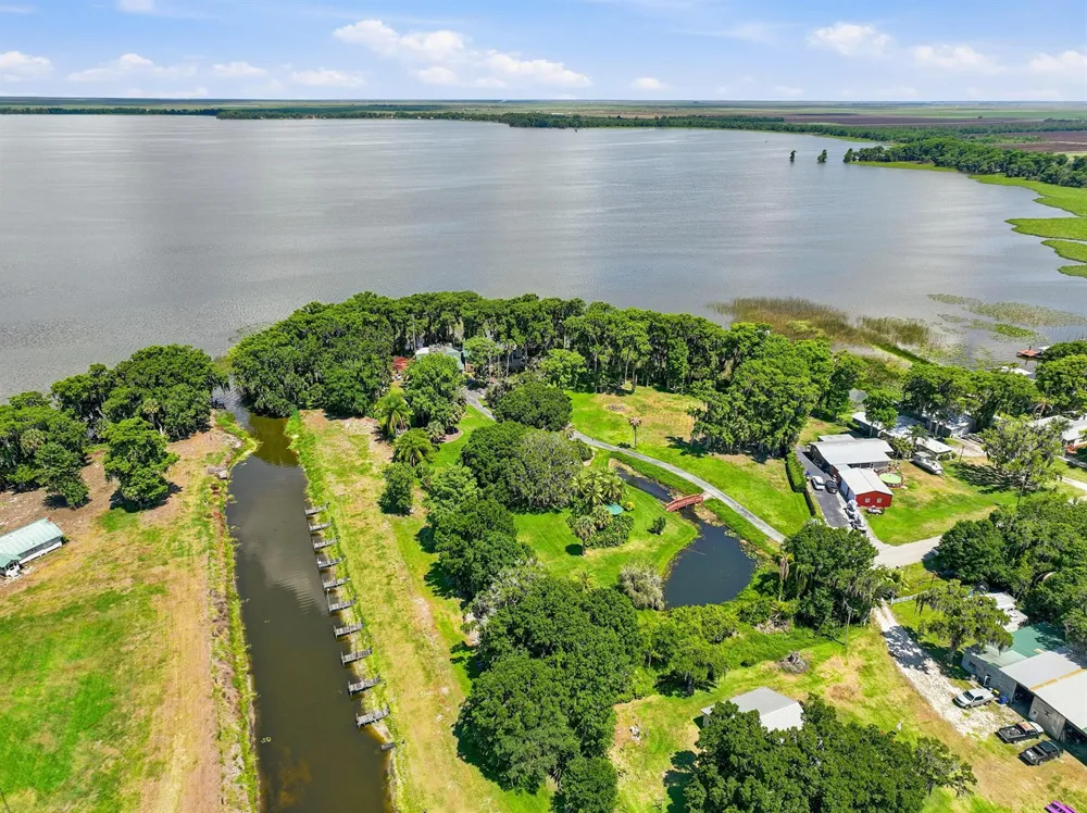 200 Windy Point Road Lake Placid, FL 33852