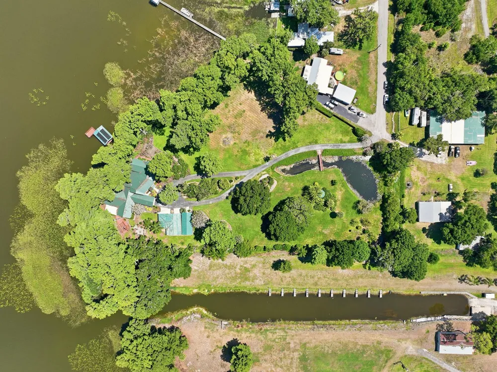 200 Windy Point Road Lake Placid, FL 33852