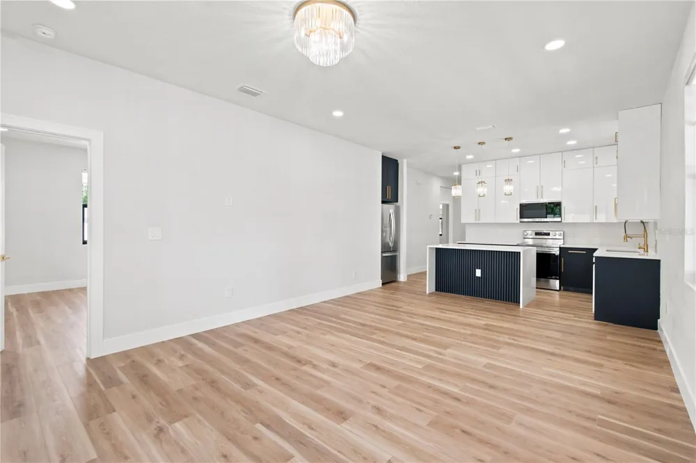 1121 ENGMAN STREET Clearwater, FL 33755