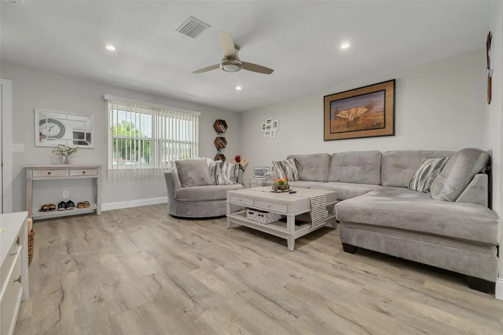 802 MINDY COURT #802 Largo, FL 33771