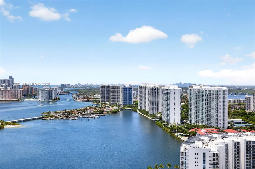 3370 Hidden Bay Dr ##UPH3715 Aventura, FL 33180