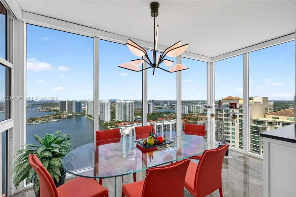 3370 Hidden Bay Dr ##UPH3715 Aventura, FL 33180