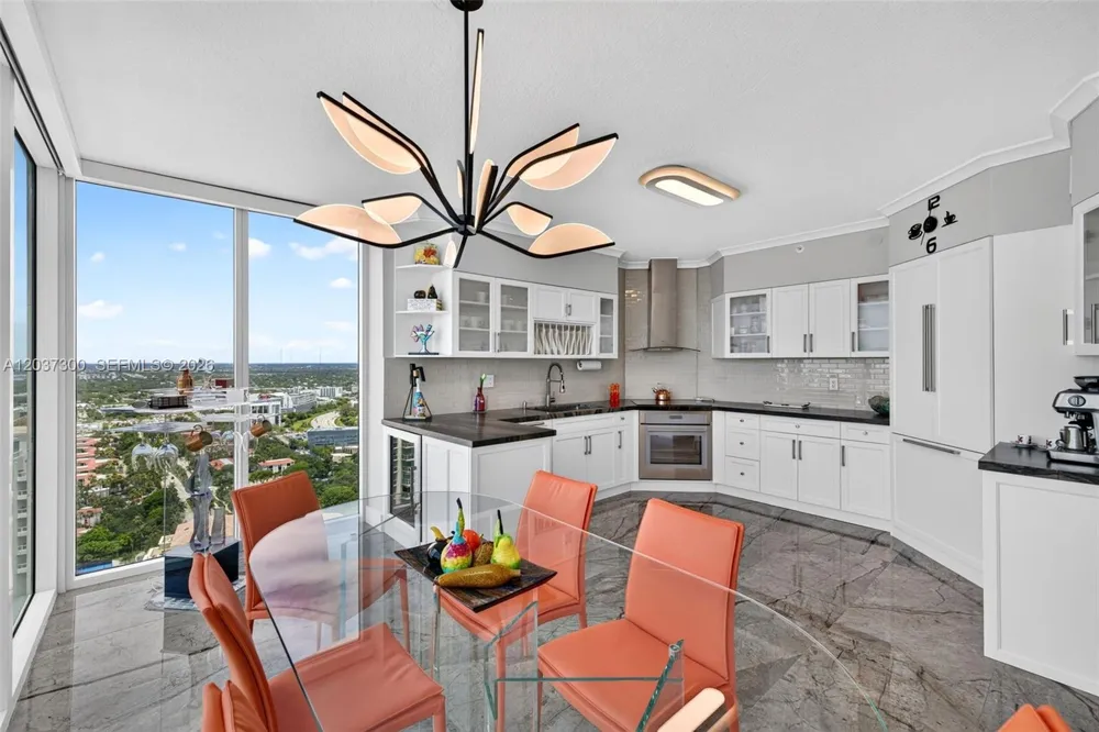 3370 Hidden Bay Dr ##UPH3715 Aventura, FL 33180