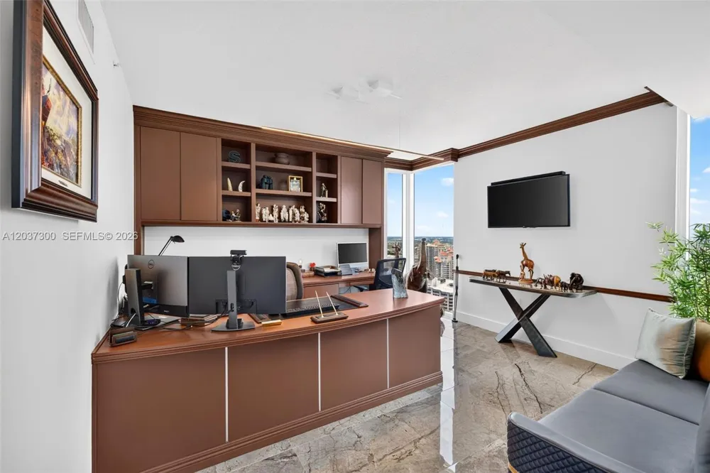 3370 Hidden Bay Dr ##UPH3715 Aventura, FL 33180