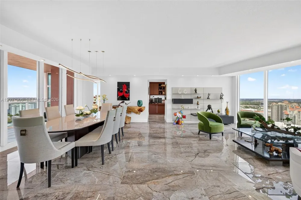 3370 Hidden Bay Dr ##UPH3715 Aventura, FL 33180