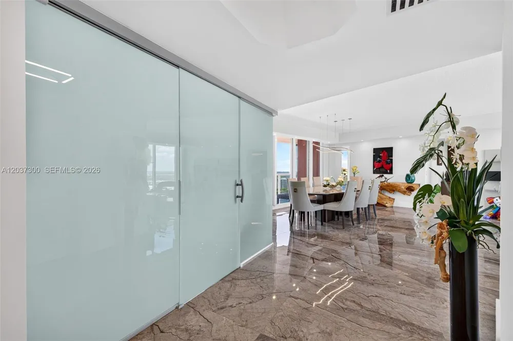 3370 Hidden Bay Dr ##UPH3715 Aventura, FL 33180