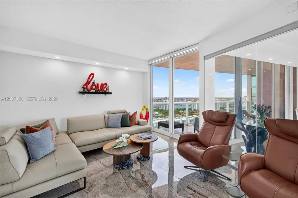 3370 Hidden Bay Dr ##UPH3715 Aventura, FL 33180