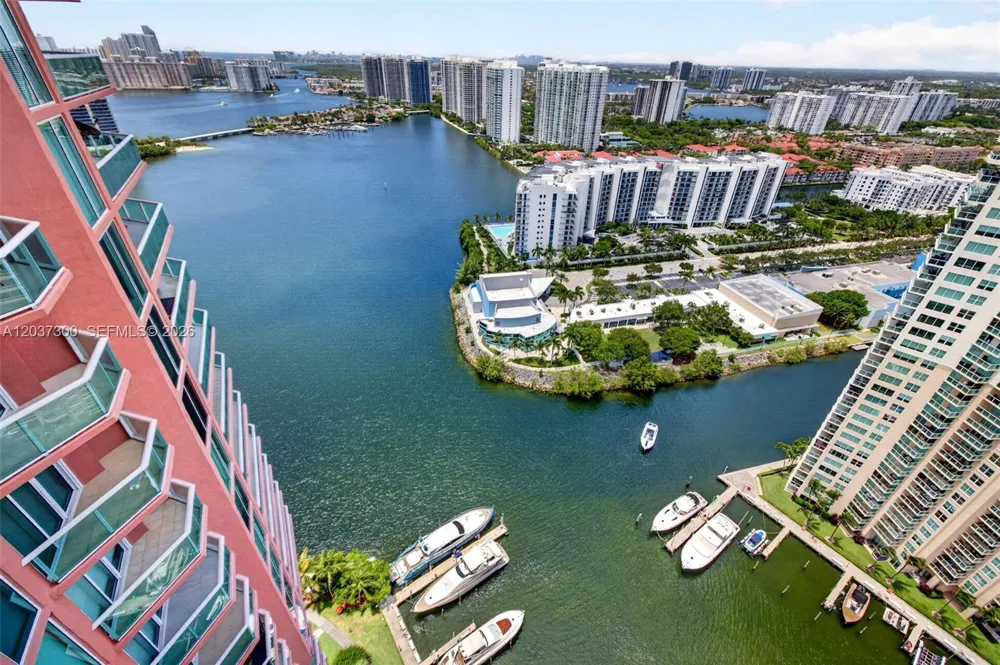 3370 Hidden Bay Dr ##UPH3715 Aventura, FL 33180