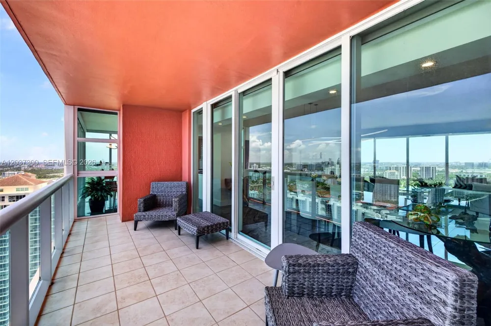 3370 Hidden Bay Dr ##UPH3715 Aventura, FL 33180