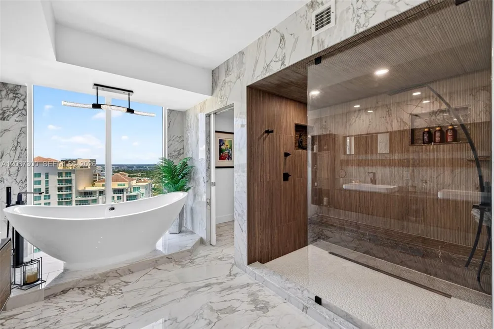 3370 Hidden Bay Dr ##UPH3715 Aventura, FL 33180