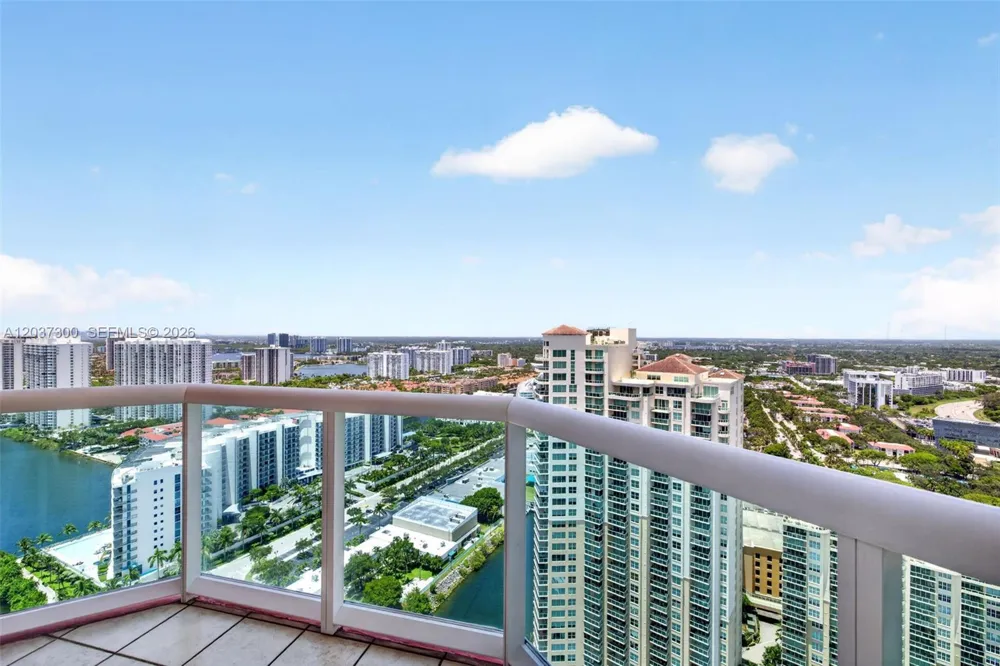 3370 Hidden Bay Dr ##UPH3715 Aventura, FL 33180