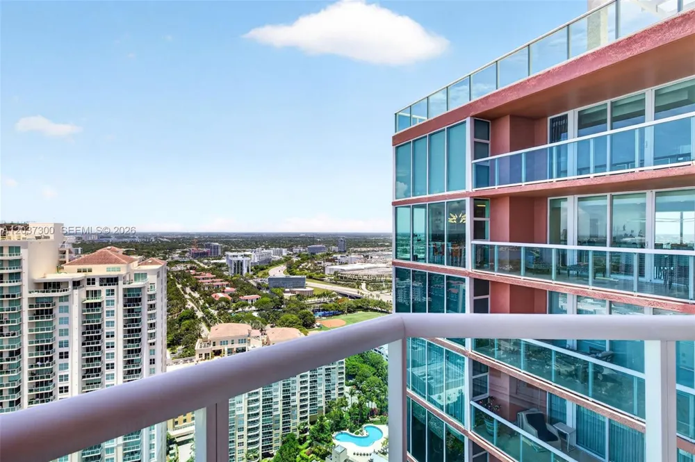 3370 Hidden Bay Dr ##UPH3715 Aventura, FL 33180