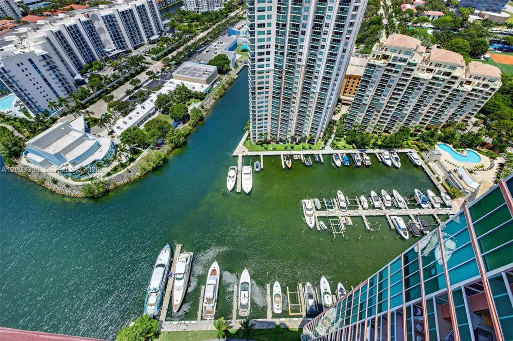 3370 Hidden Bay Dr ##UPH3715 Aventura, FL 33180