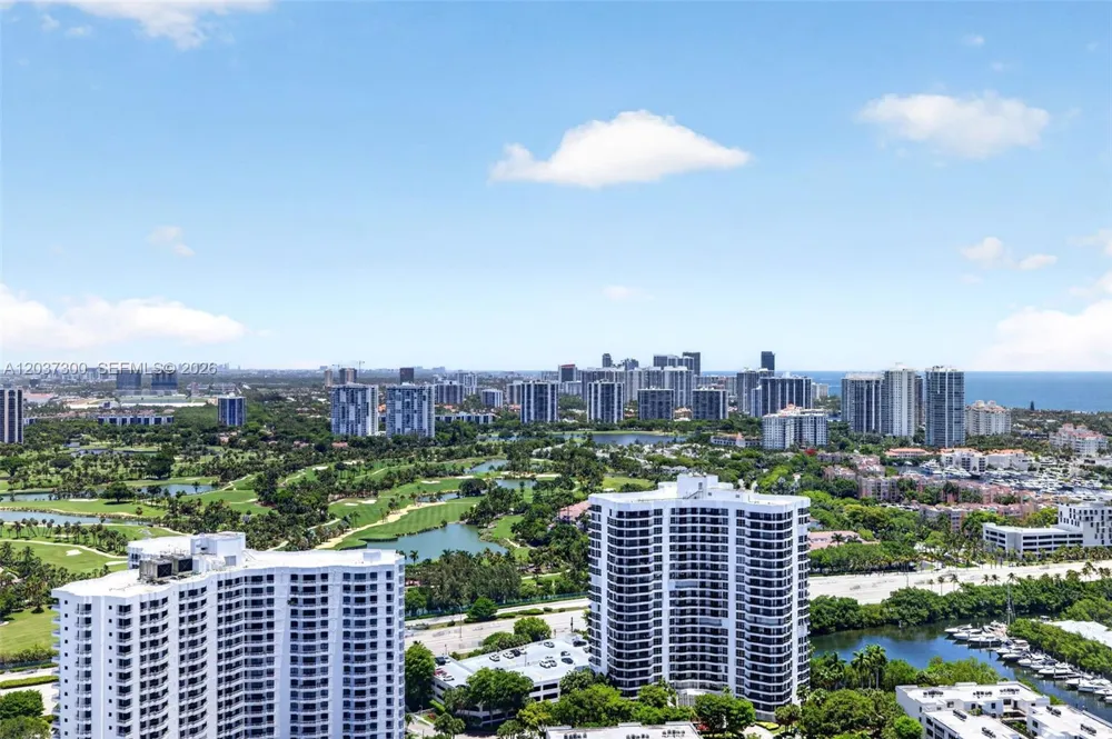 3370 Hidden Bay Dr ##UPH3715 Aventura, FL 33180
