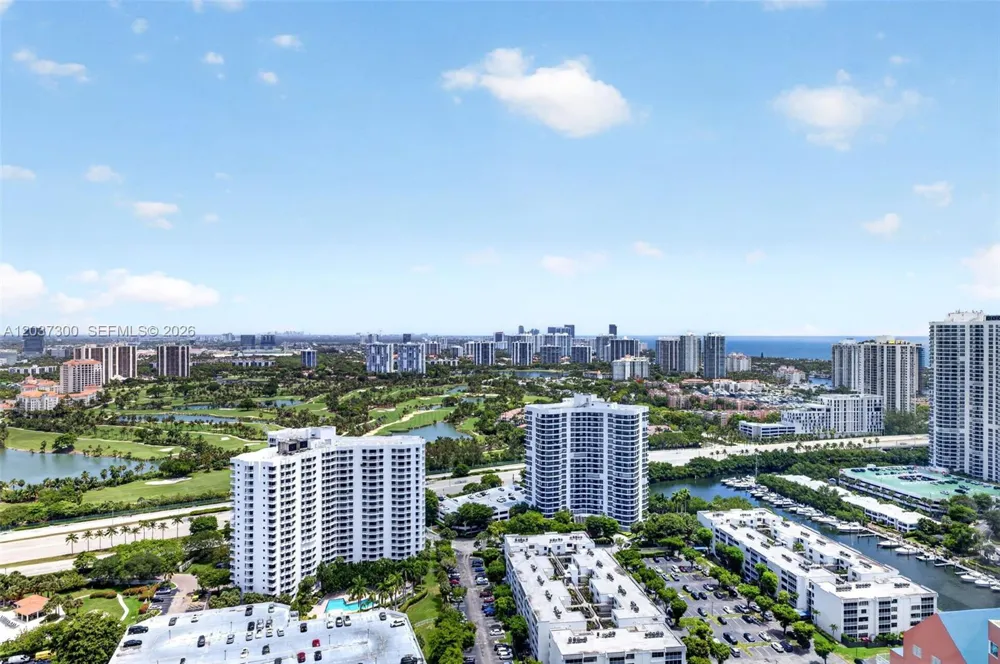 3370 Hidden Bay Dr ##UPH3715 Aventura, FL 33180