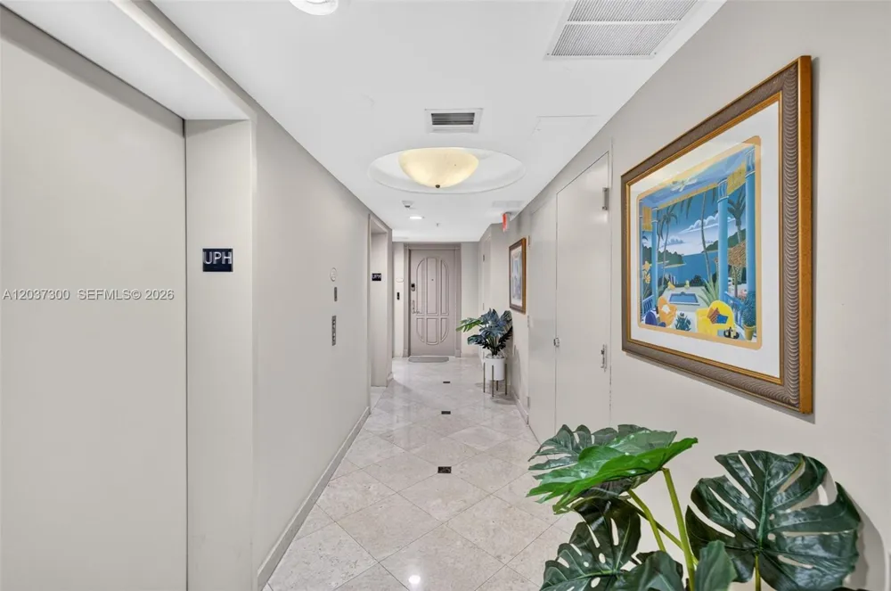3370 Hidden Bay Dr ##UPH3715 Aventura, FL 33180