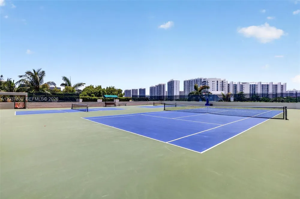 3370 Hidden Bay Dr ##UPH3715 Aventura, FL 33180