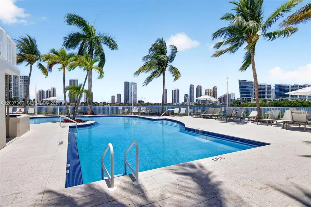 3370 Hidden Bay Dr ##UPH3715 Aventura, FL 33180