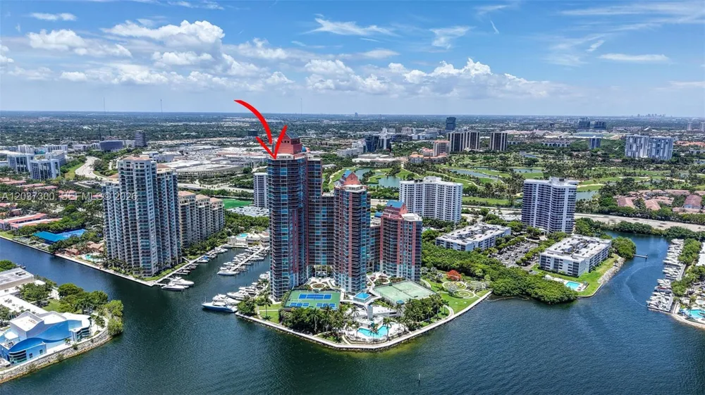 3370 Hidden Bay Dr ##UPH3715 Aventura, FL 33180
