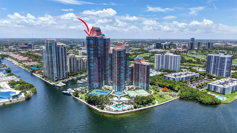 3370 Hidden Bay Dr ##UPH3715 Aventura, FL 33180