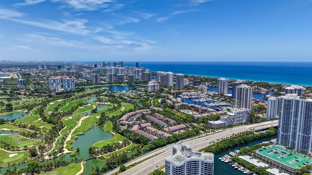 3370 Hidden Bay Dr ##UPH3715 Aventura, FL 33180