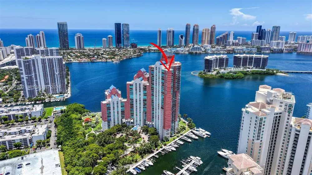 3370 Hidden Bay Dr ##UPH3715 Aventura, FL 33180