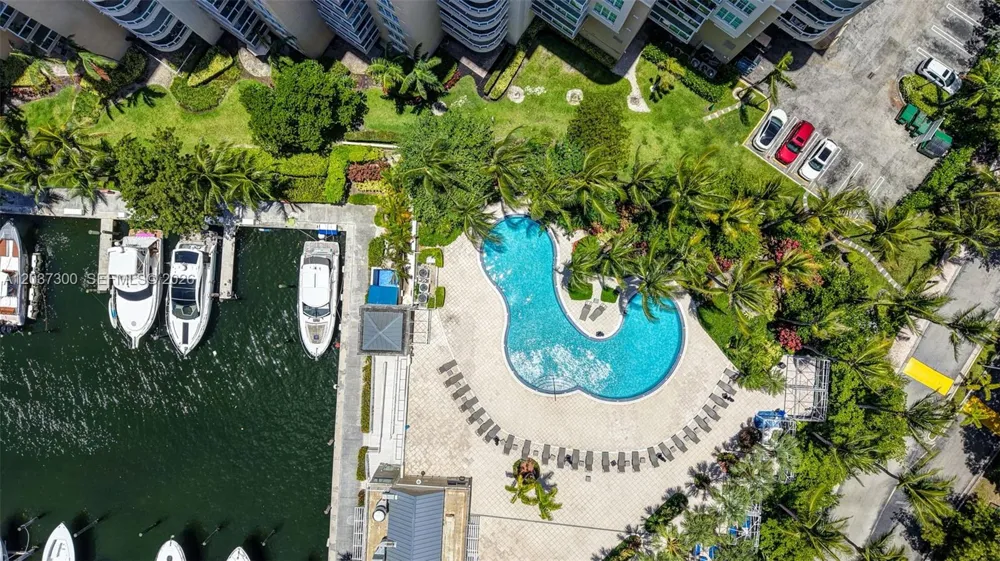 3370 Hidden Bay Dr ##UPH3715 Aventura, FL 33180