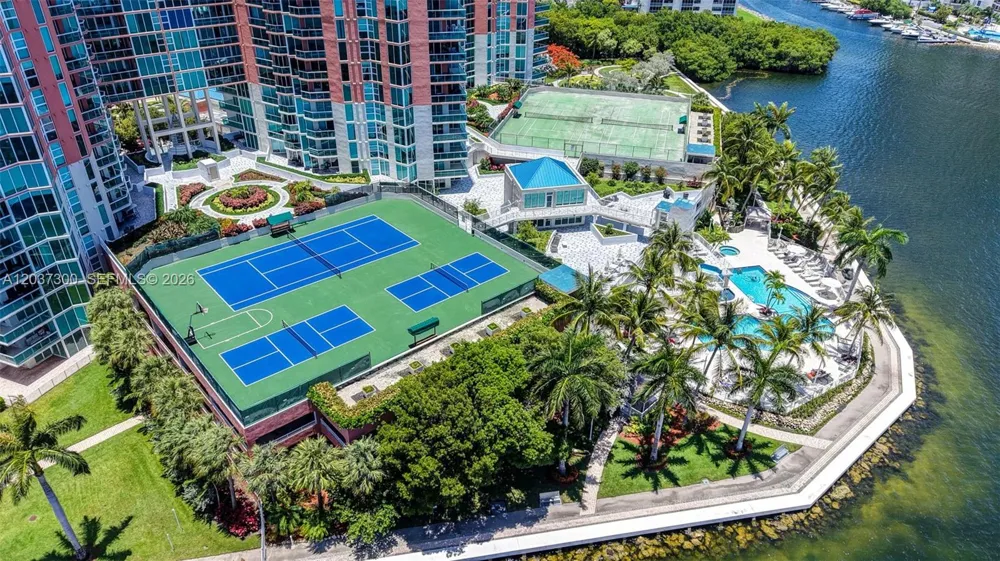 3370 Hidden Bay Dr ##UPH3715 Aventura, FL 33180