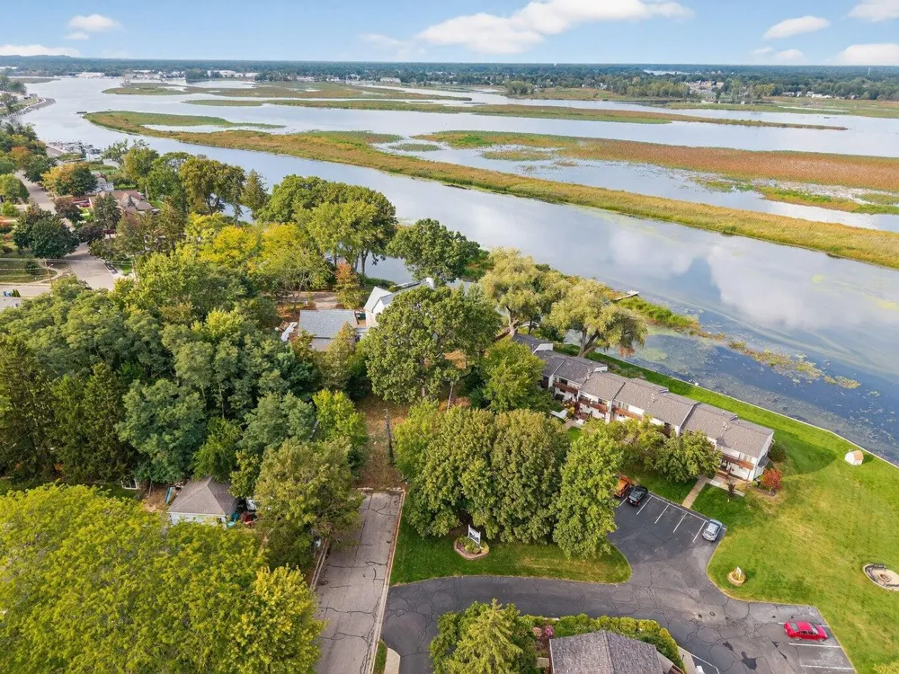 411 Gidley Circle Grand Haven City, MI 49417