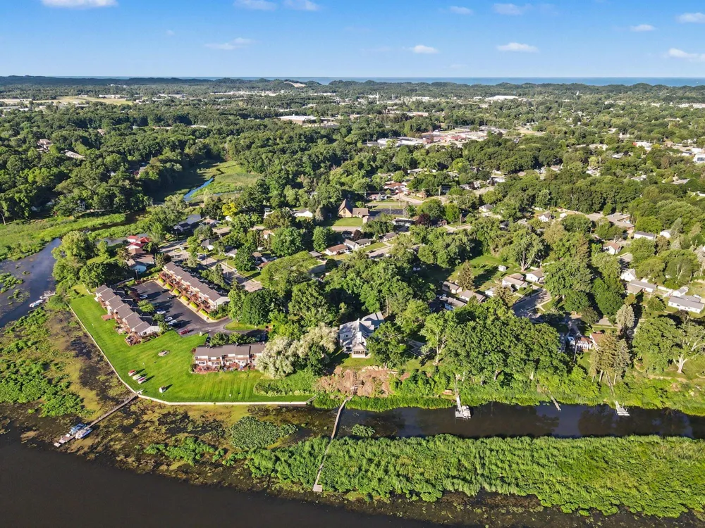 411 Gidley Circle Grand Haven City, MI 49417