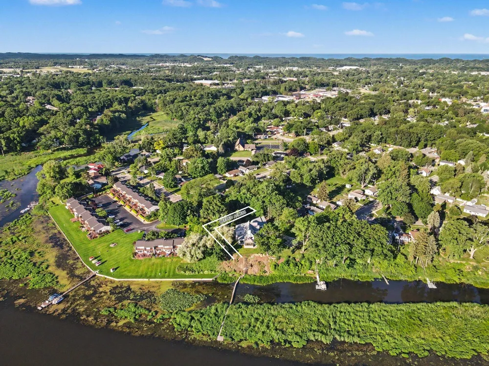 411 Gidley Circle Grand Haven City, MI 49417