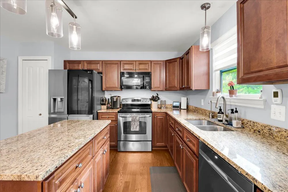 760 Pembroke Drive Saline City, MI 48176