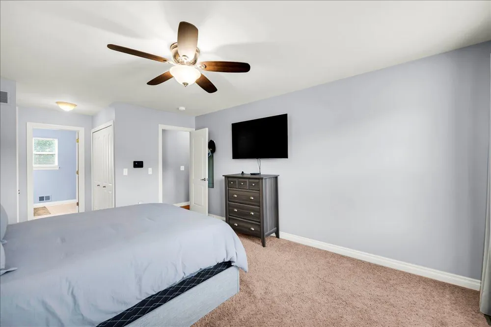 760 Pembroke Drive Saline City, MI 48176