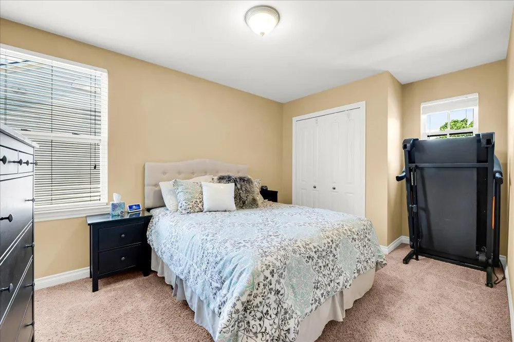 760 Pembroke Drive Saline City, MI 48176