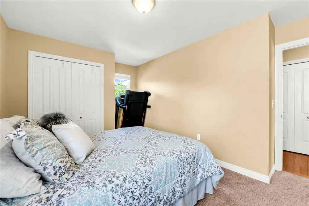 760 Pembroke Drive Saline City, MI 48176