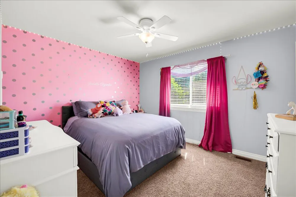 760 Pembroke Drive Saline City, MI 48176