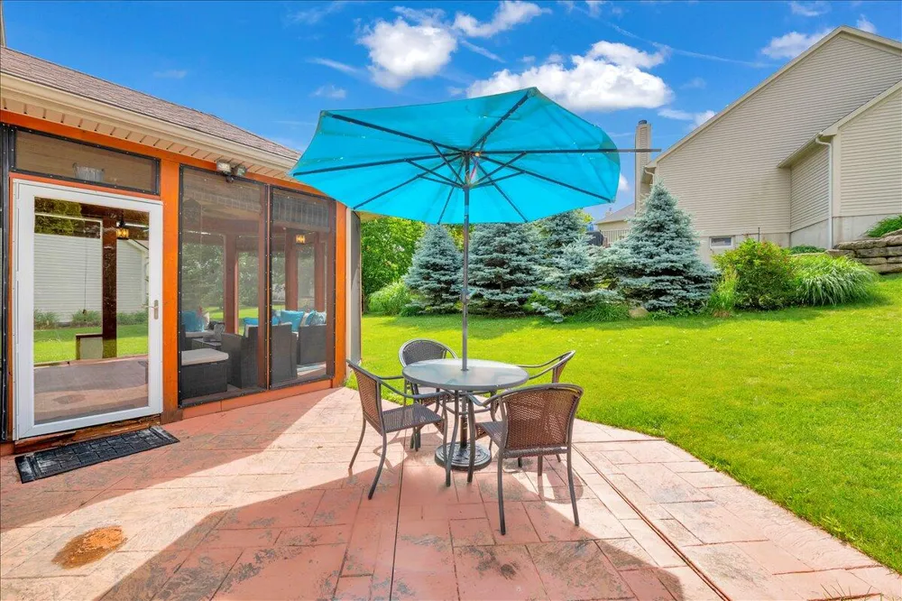 760 Pembroke Drive Saline City, MI 48176