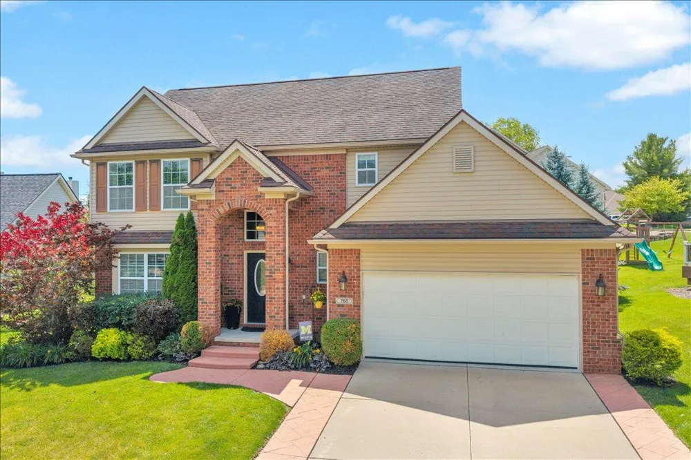 760 Pembroke Drive Saline City, MI 48176