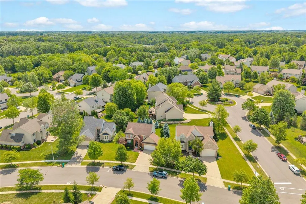 760 Pembroke Drive Saline City, MI 48176