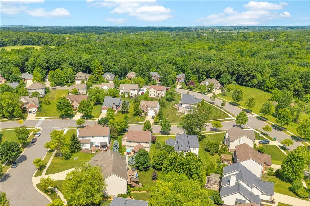 760 Pembroke Drive Saline City, MI 48176